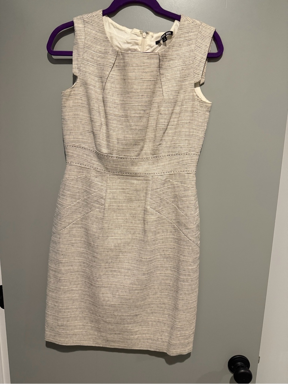 Gianni Bini Cream Textured Sleeveless Sheath Dress